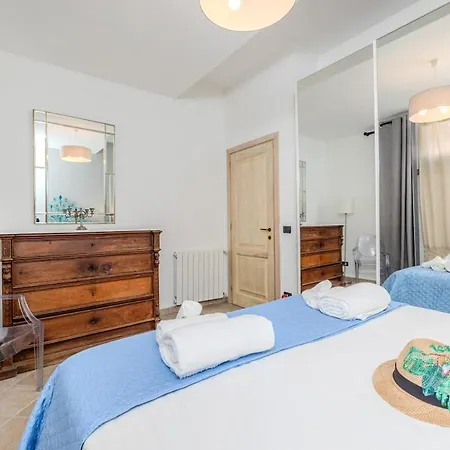 Garden - Shared Pool&designer Interiors * Olbia