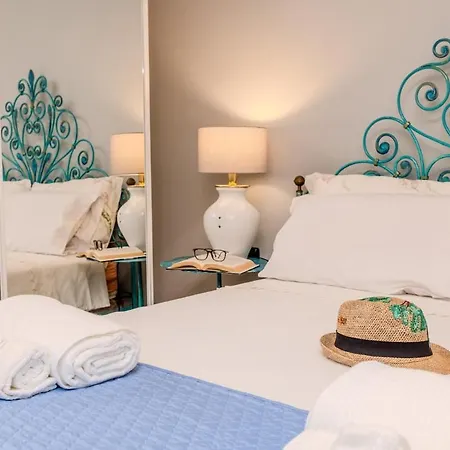 Garden - Shared Pool&designer Interiors * Olbia