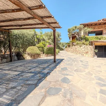 Garden - Shared Pool&designer Interiors Olbia